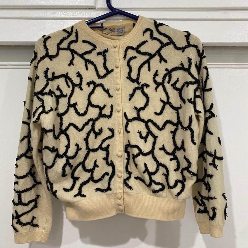 Vintage BALLANTYNE of Scotland Cashmere Cream With Black buttons *READ*